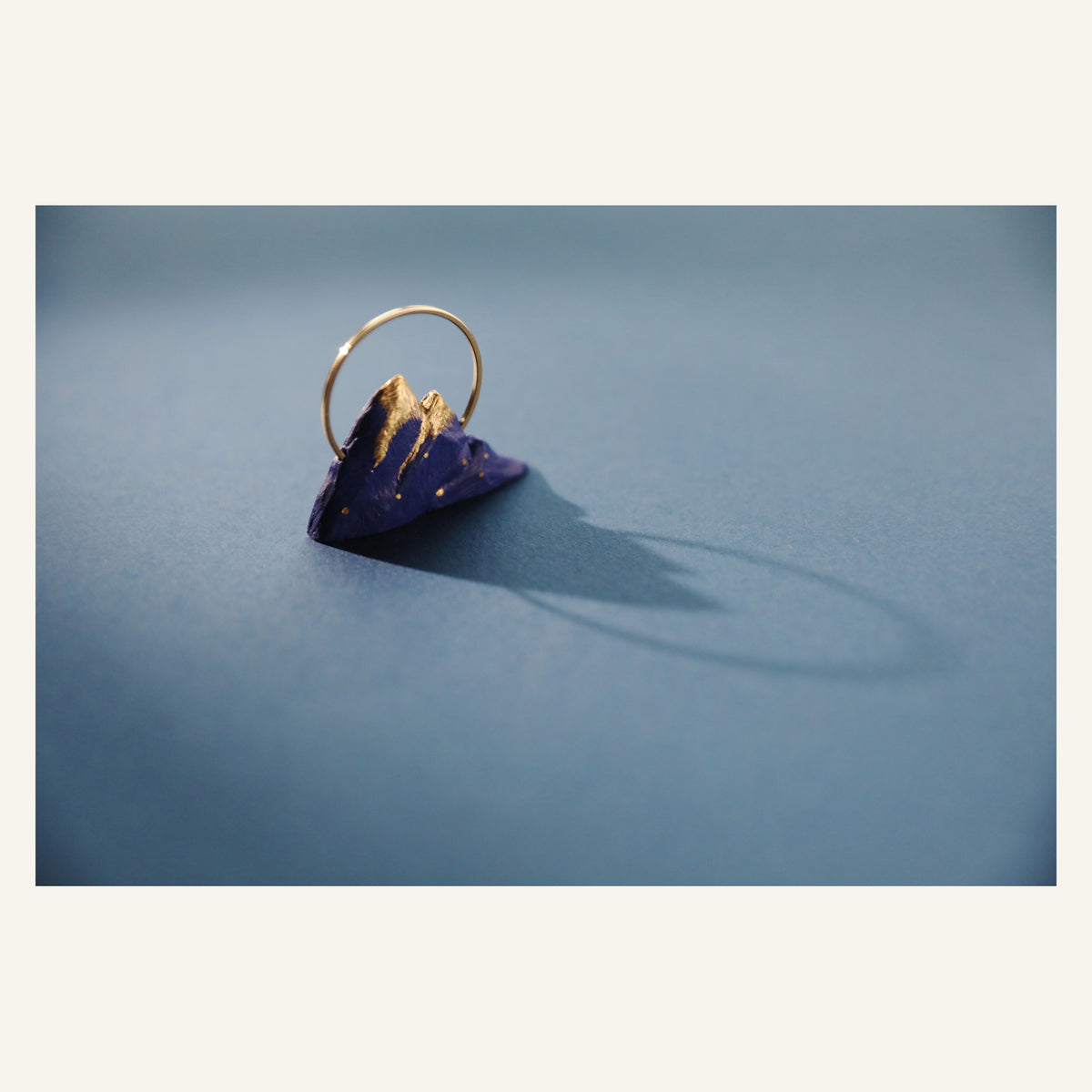 ORVENIOR Blue Mountain Sunrise Circle Brooch for Women PT03