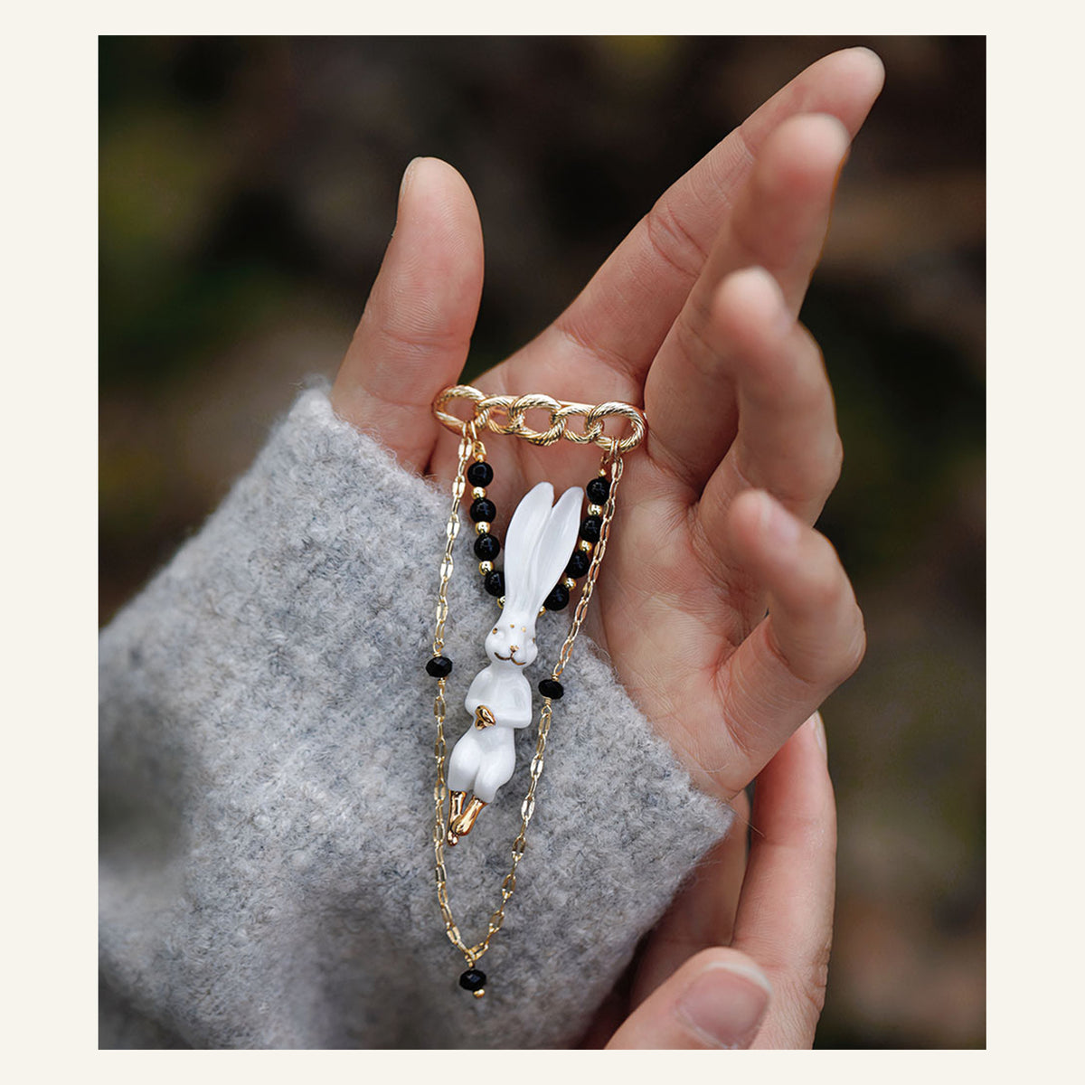 ORVENIOR Mona Lisa Rabbit Chain Frame Brooch for Women PT01