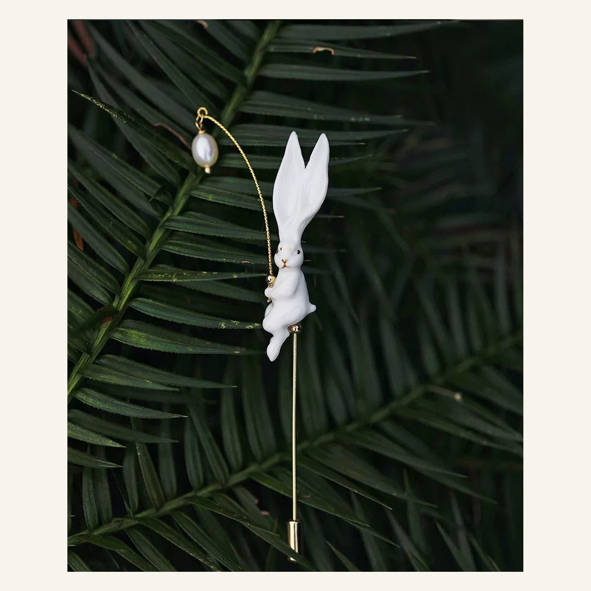 ORVENIOR White Rabbit Pearl-Like Bead Stick Brooch for Women PT01