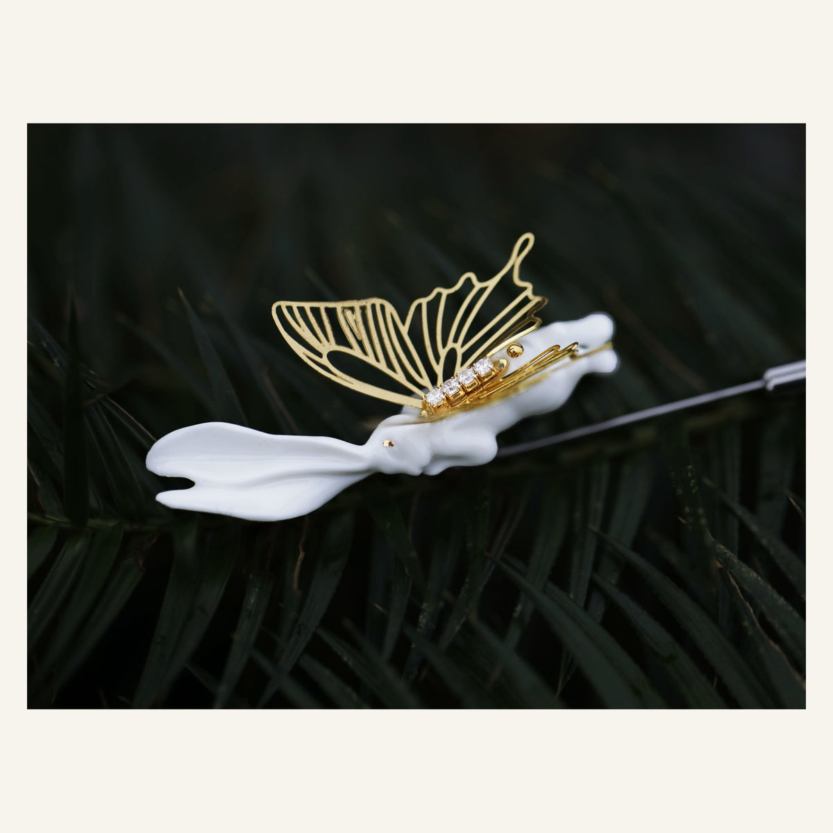 ORVENIOR Winged White Rabbit Stick Brooch for Women PT02