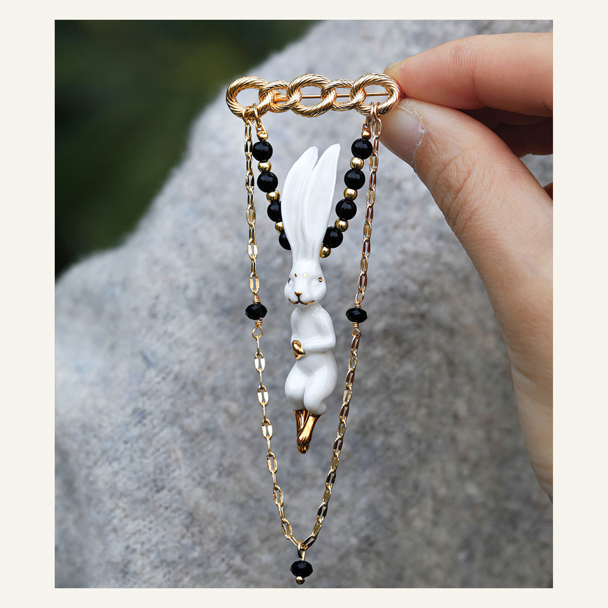 ORVENIOR Mona Lisa Rabbit Chain Frame Brooch for Women PT02